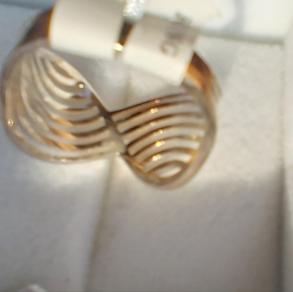 925 S/S Size 6 Exquisite Wave Pattern ring - Picture 10 of 14